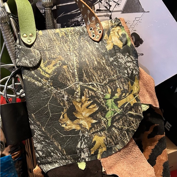 Grichels All Leather Camouflage shoulder bag magnetic closure in back - Picture 3 of 4